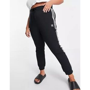 Adidas Originals Women’s adicolor three stripe slim fit sweatpants size small